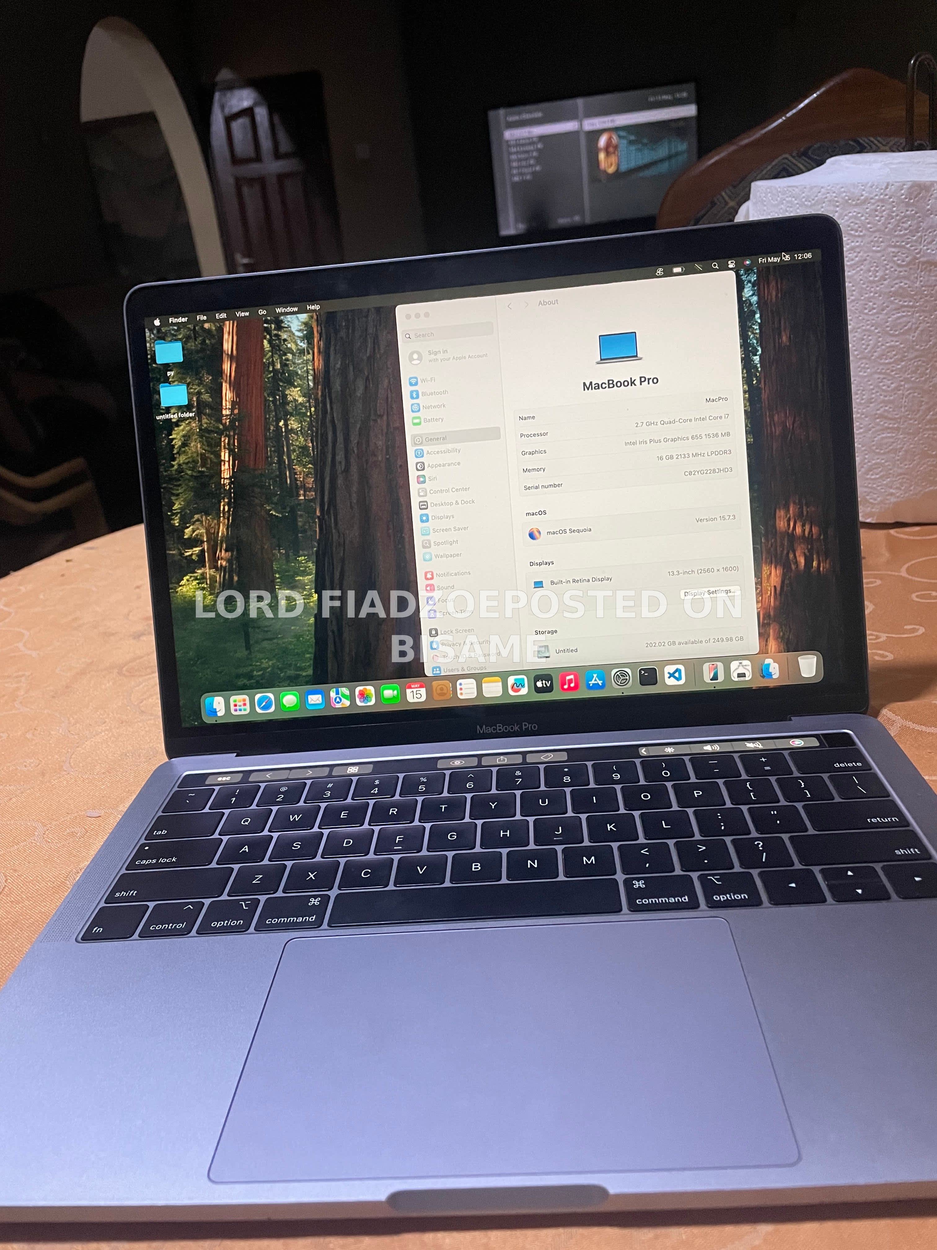 Apple MacBook Pro 2018, 250GB, 16GB Ram, Gray