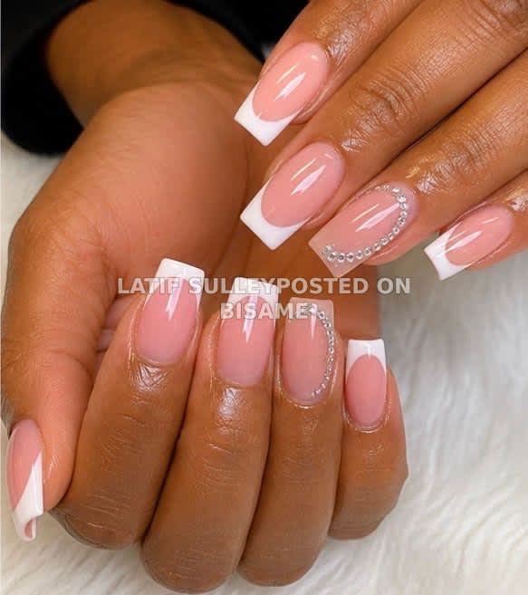 Nail tech
