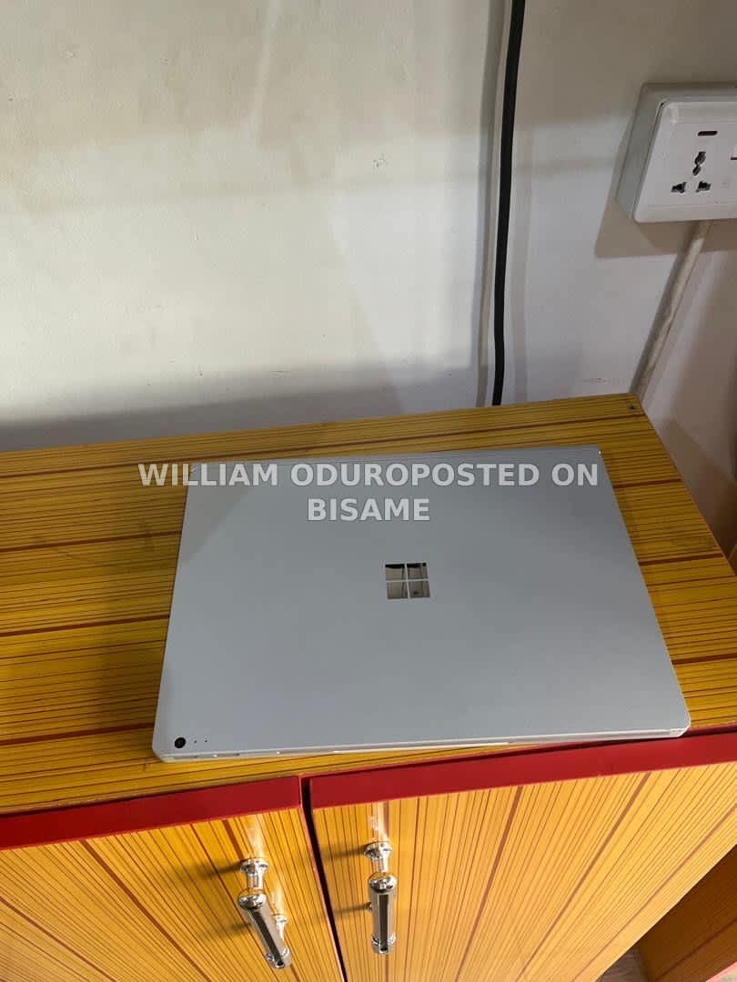 Microsoft Surface Book, 256GB, 8GB Ram, Gray