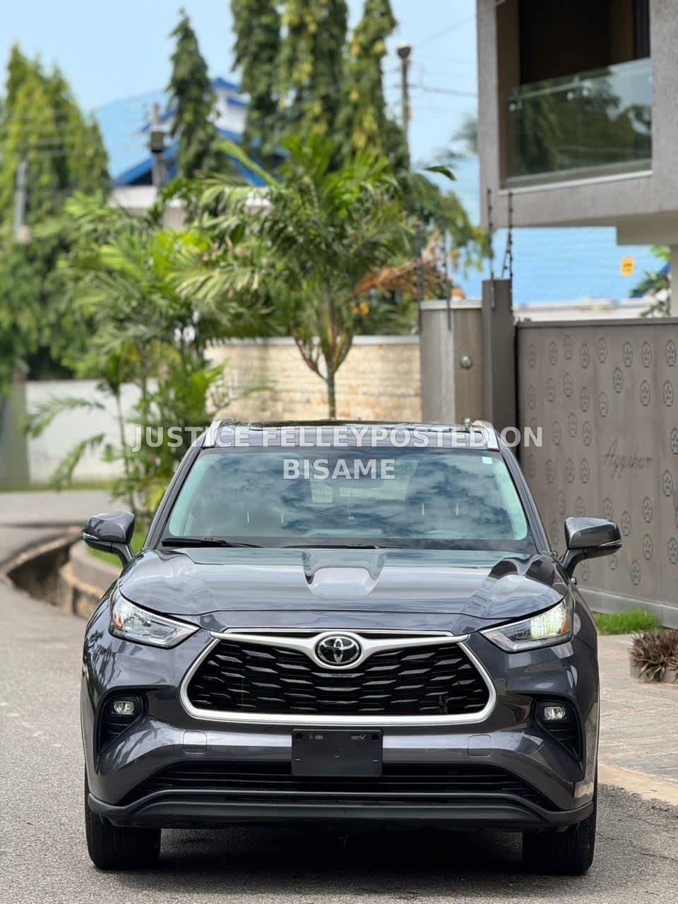 Toyota Highlander XLE, 2020, Foreign Used, Gray