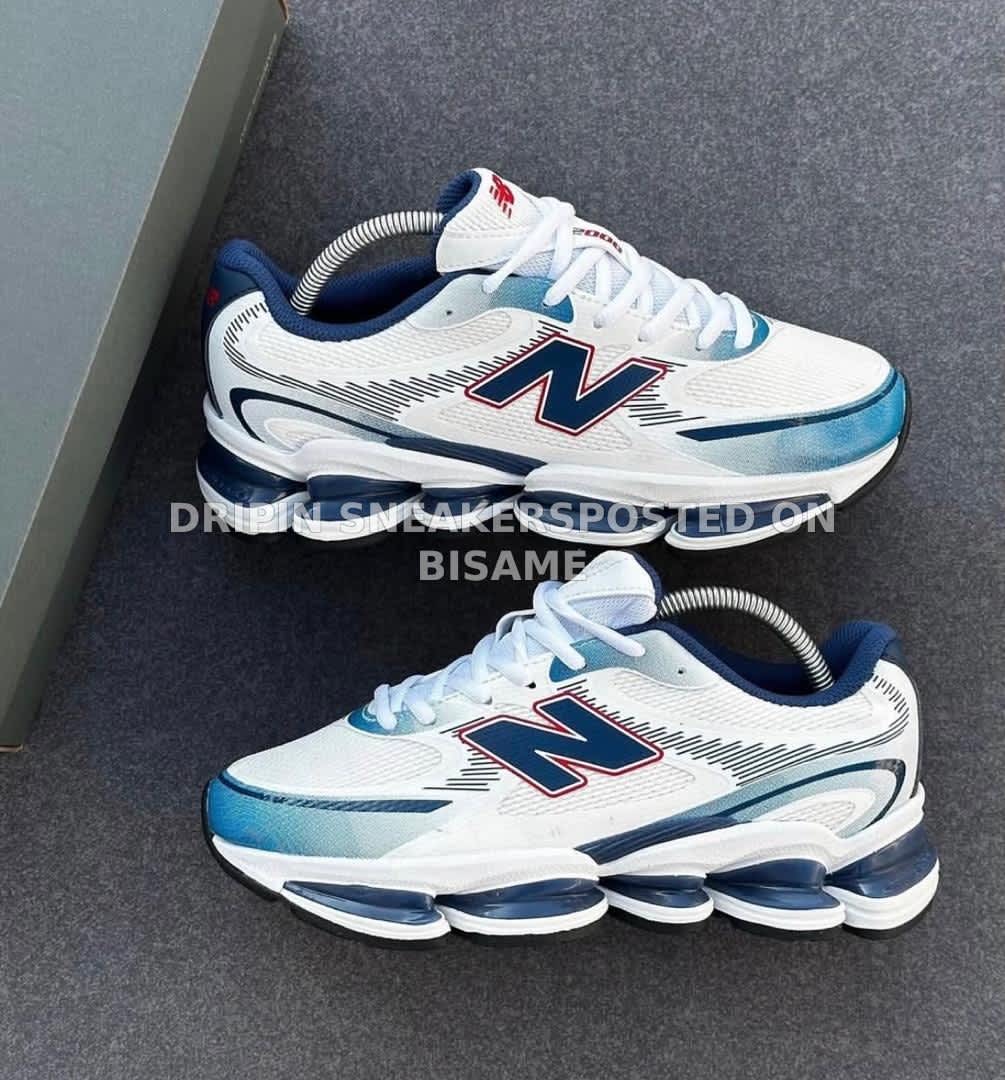 New Balance Sneakers 