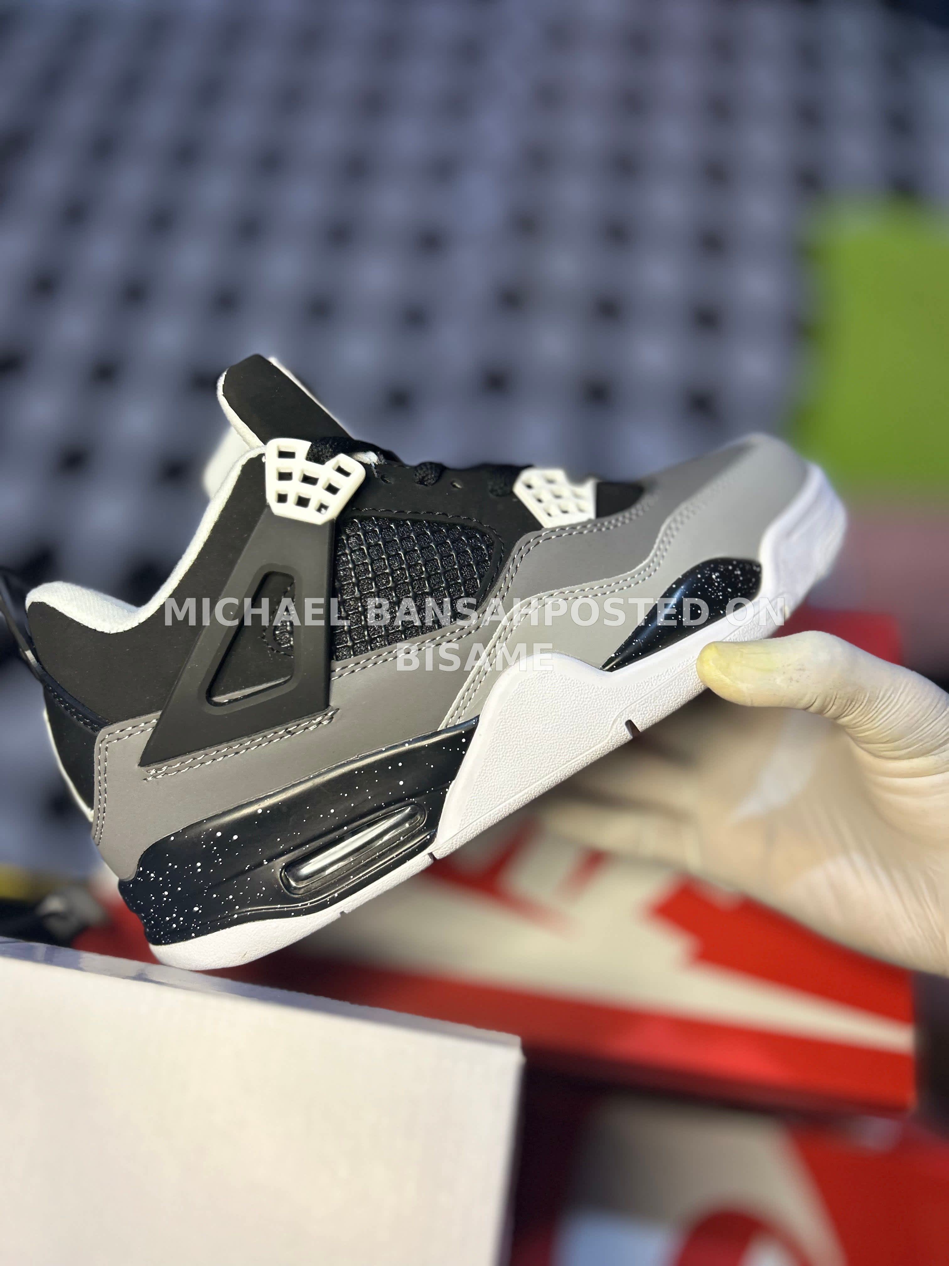 Air Jordan 4