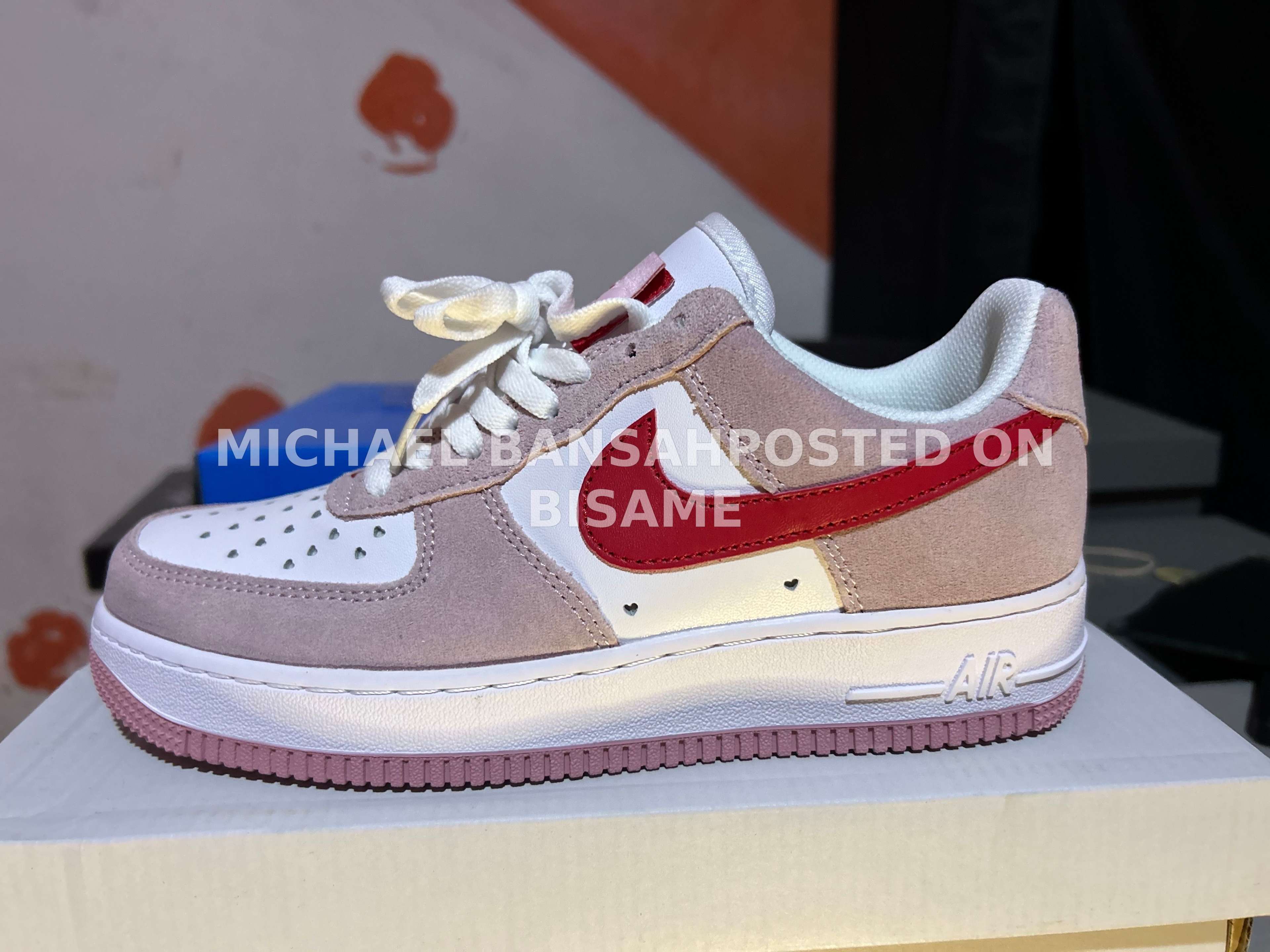 Nike Airforce 1 Valentine Sneakers