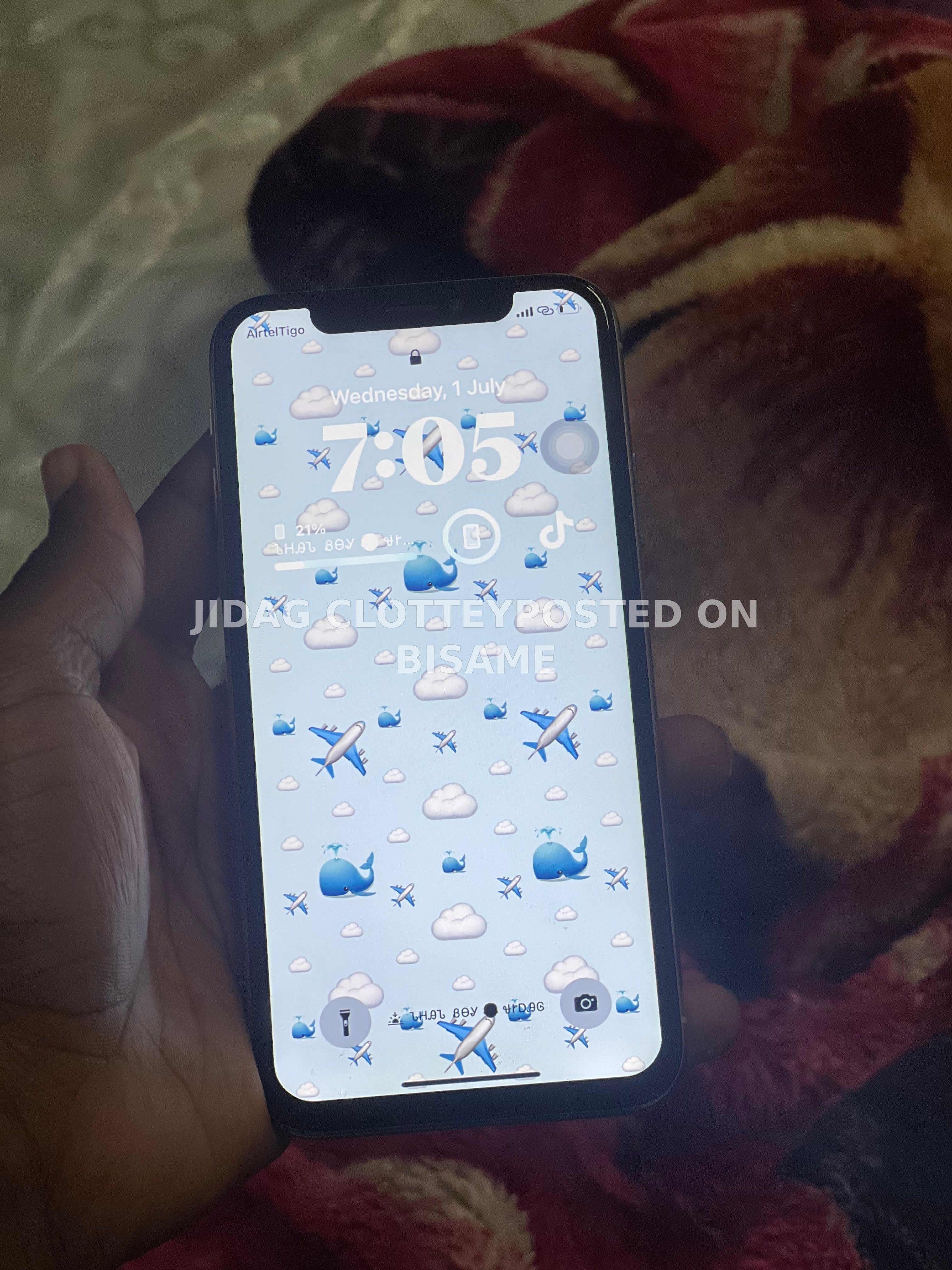 iPhone X 6GB Ram 64GB Used Back Cracked