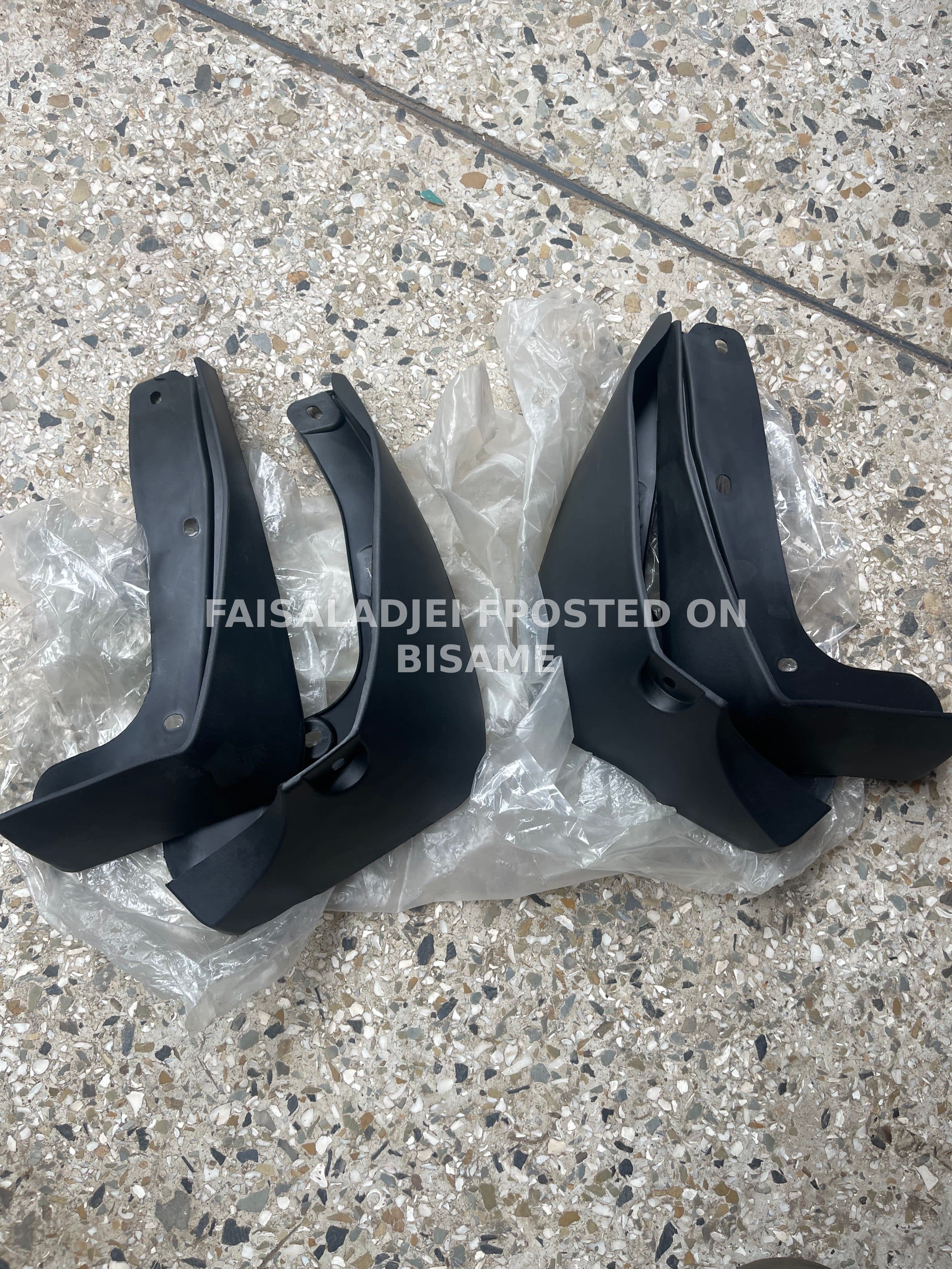 CR-V 17 Mudguards Rubbers