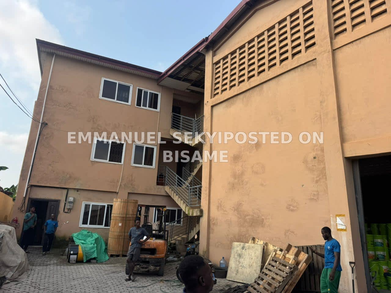 1000 sqm warehouse for rent in Achimota