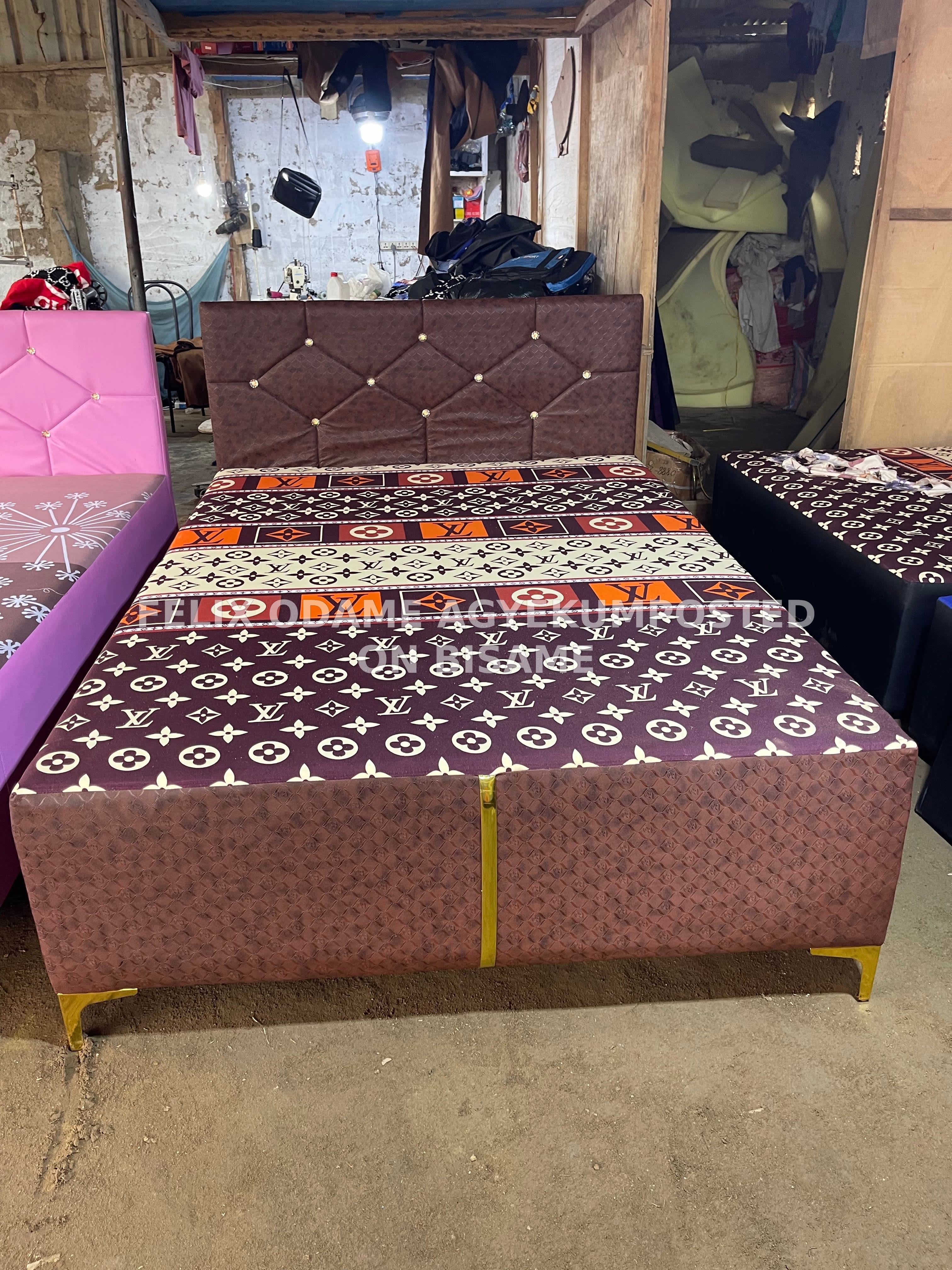 classic inbuilt bed