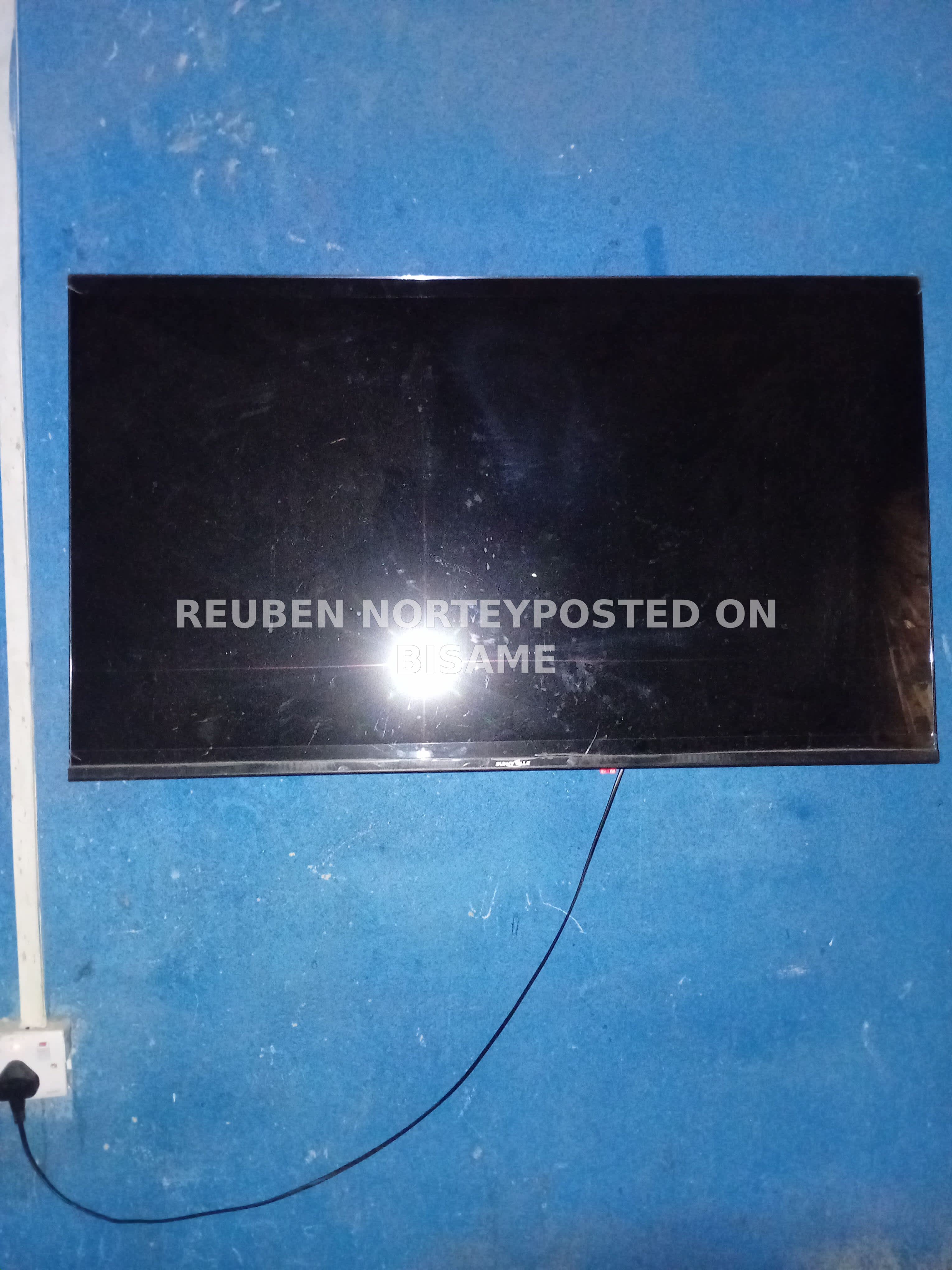 Slightly Used SUPERSONIC Smart TV