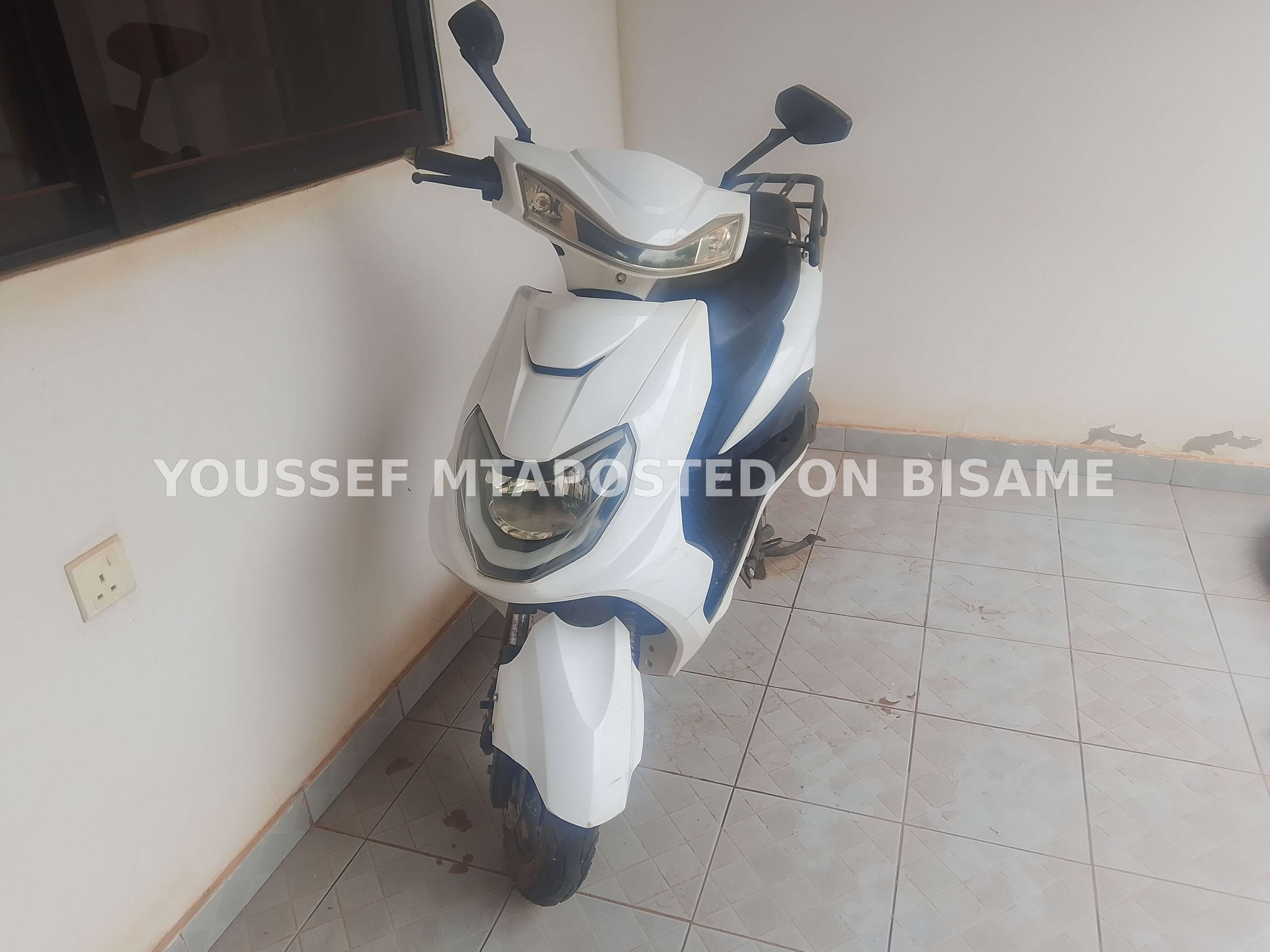 Vincent Electric Scooter 2025 Foreign Used White 