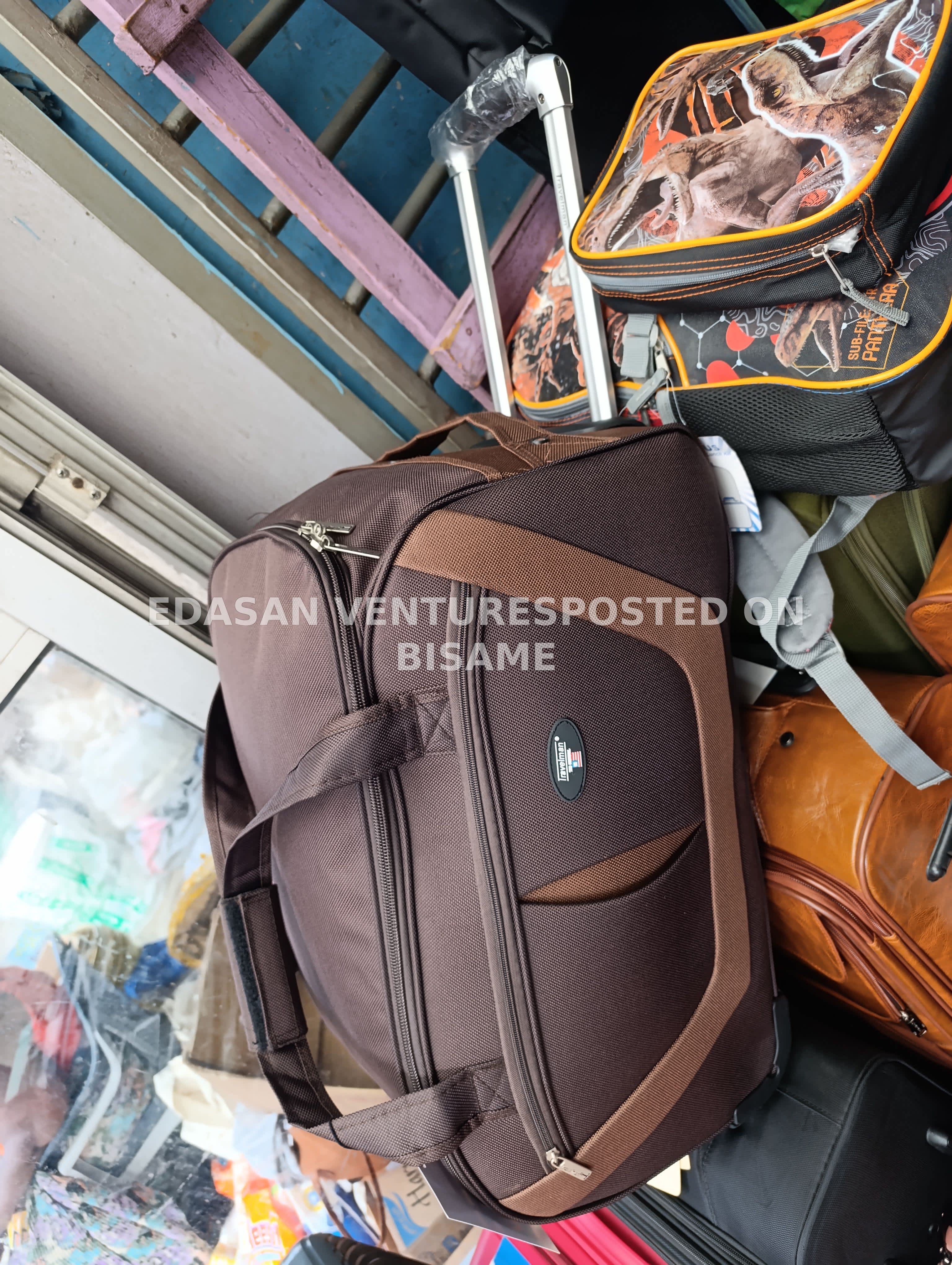 4PCs Travelman VW Duffle  Bag with 2 wheels and aA Retractable Puller Handle