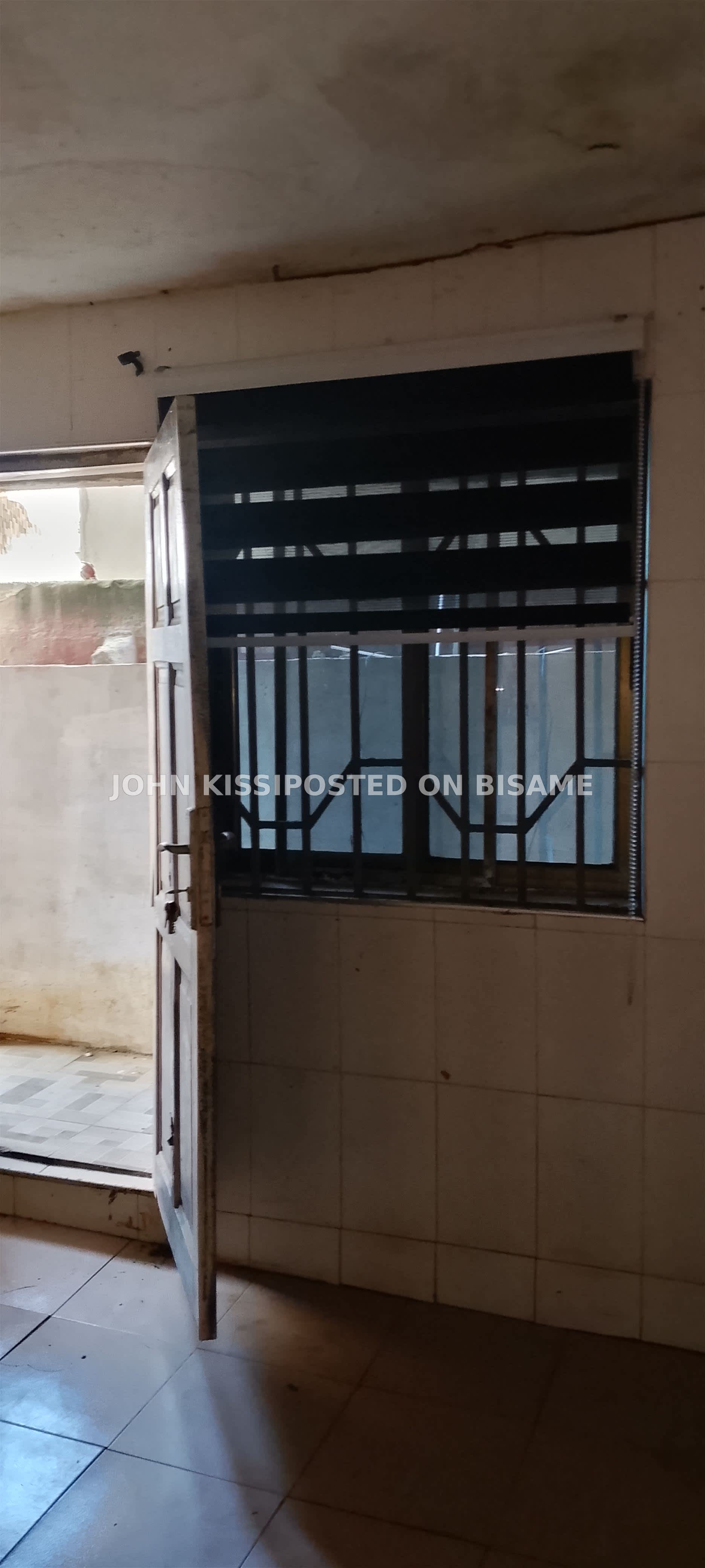 Single Room Self Contain at Nyanyano curve