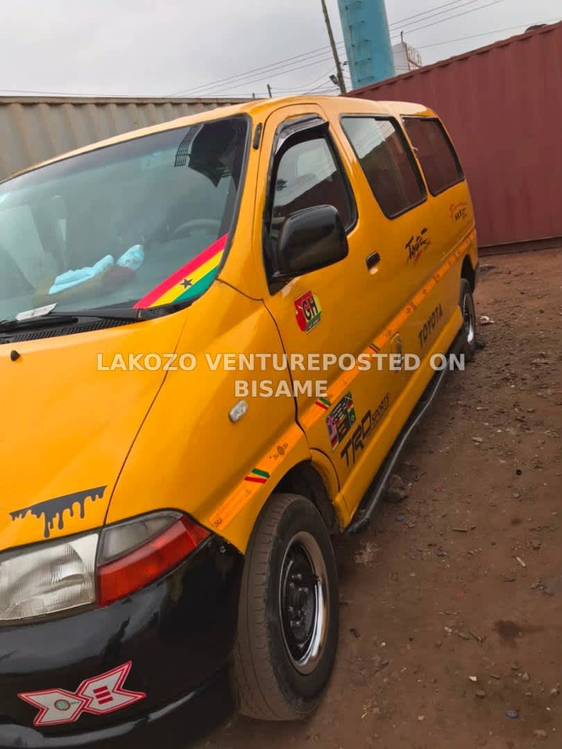 Toyota Hiace Older than 2005 Ghanaian Used Yellow 