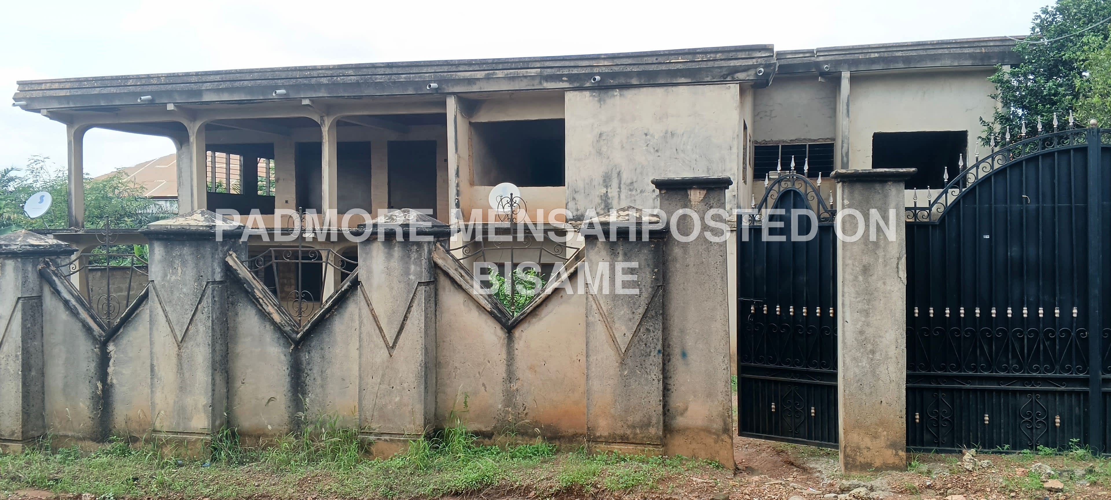 12 Bed Room Storey Building