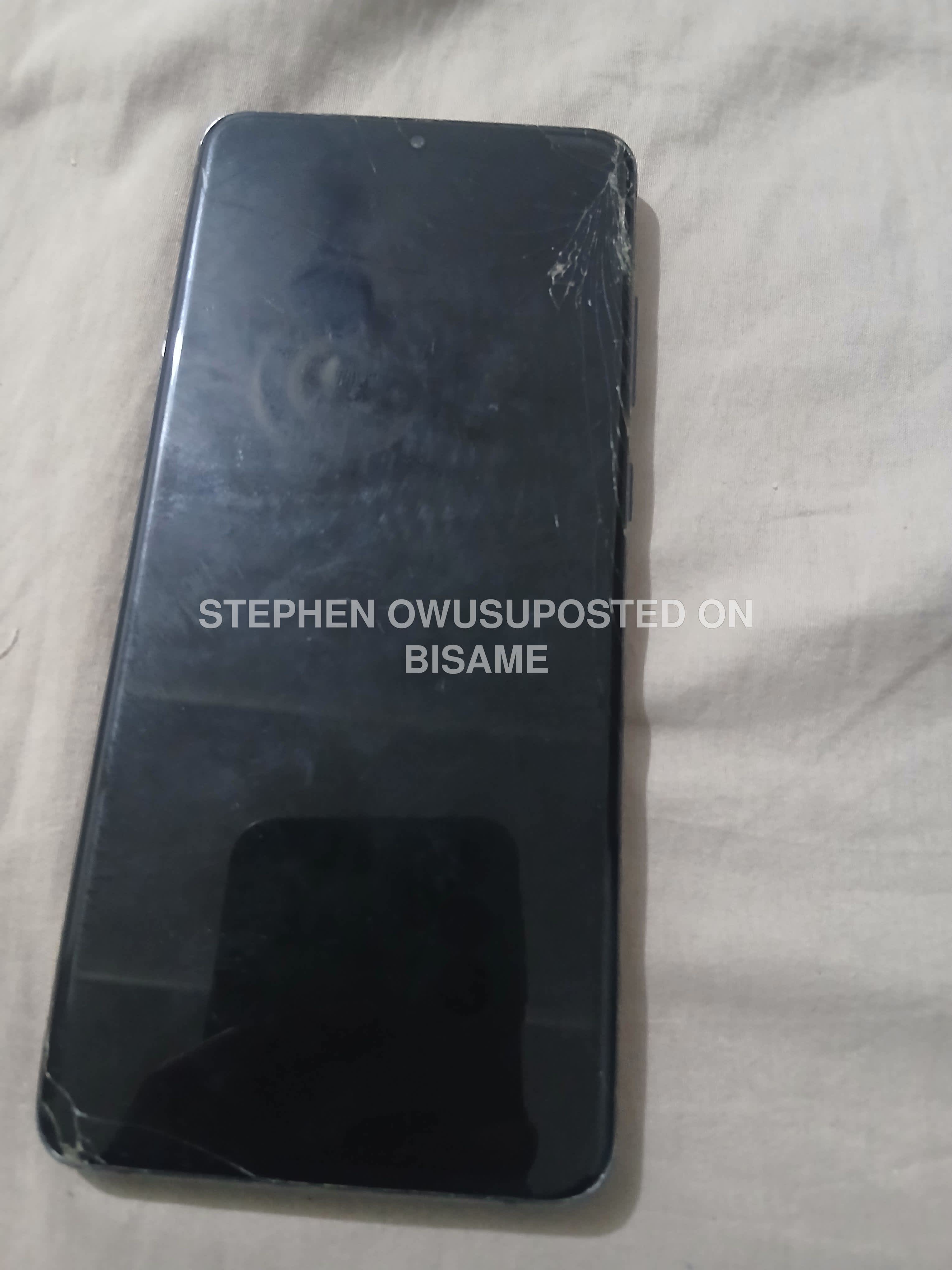 Samsung Galaxy S20 Ultra 12GB Ram 256GB Used Cracked Screen