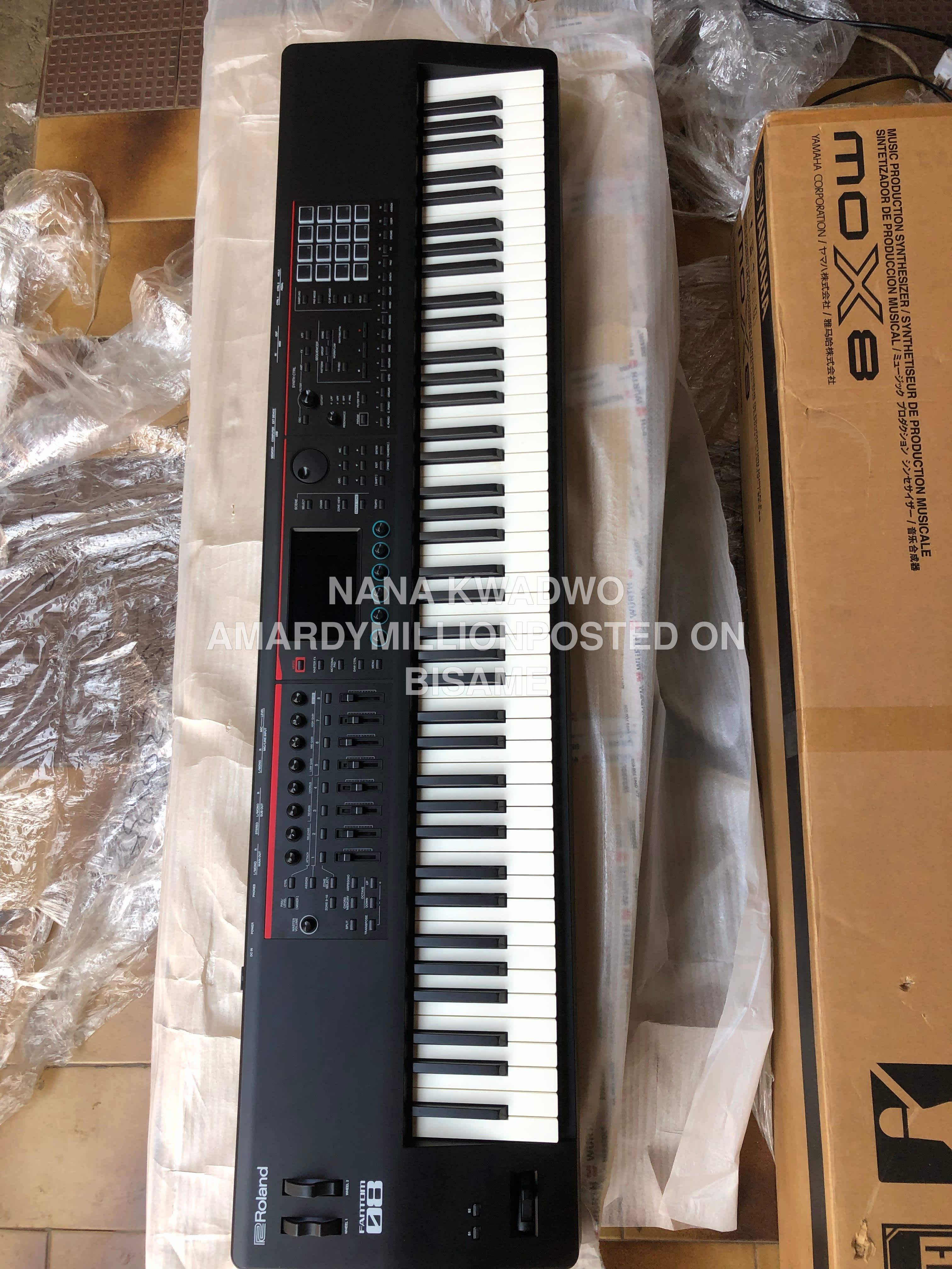 Roland Fantom 08 Keyboard