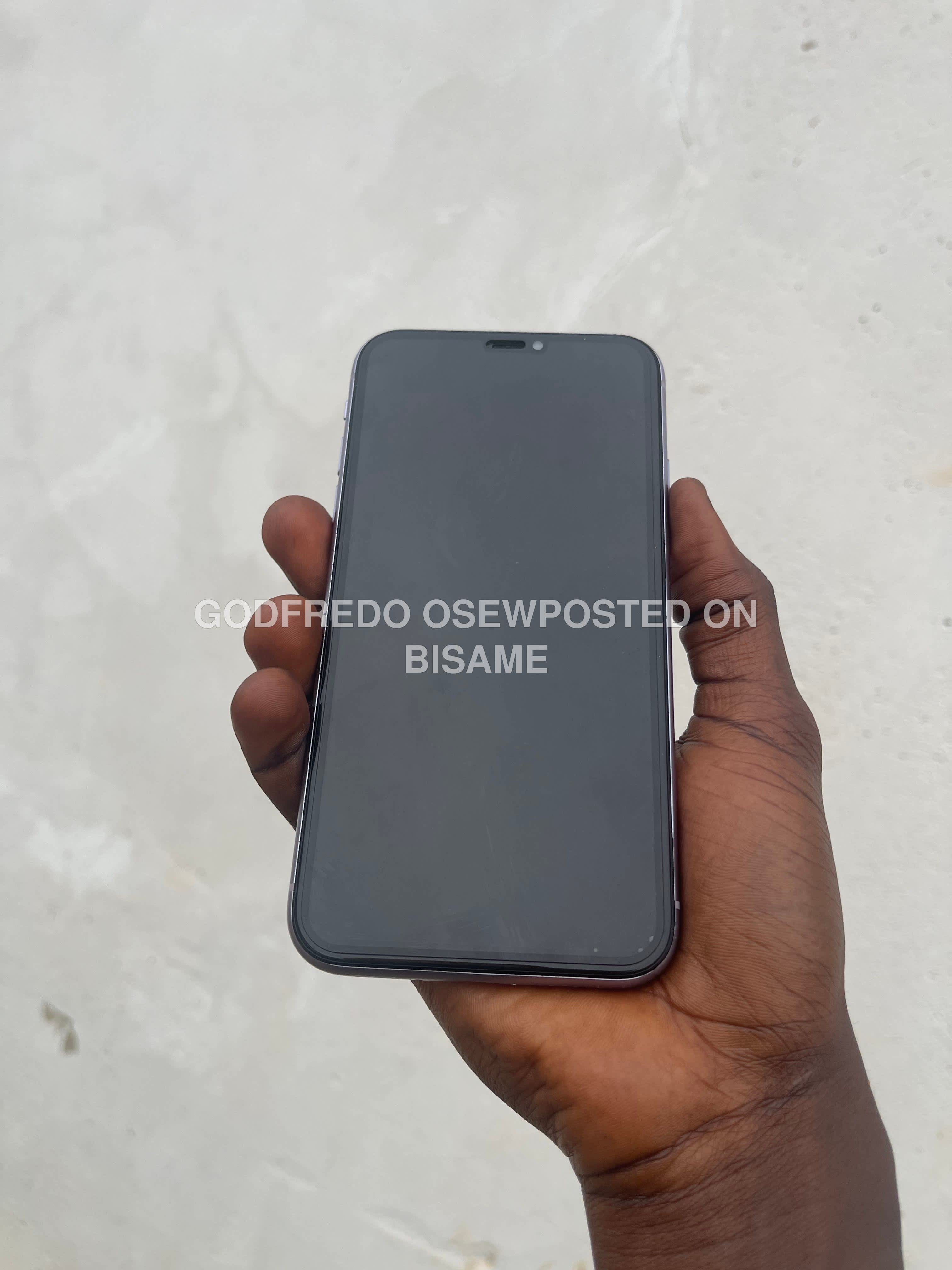 Apple iPhone 11 64GB 3GB Ram Used Purple