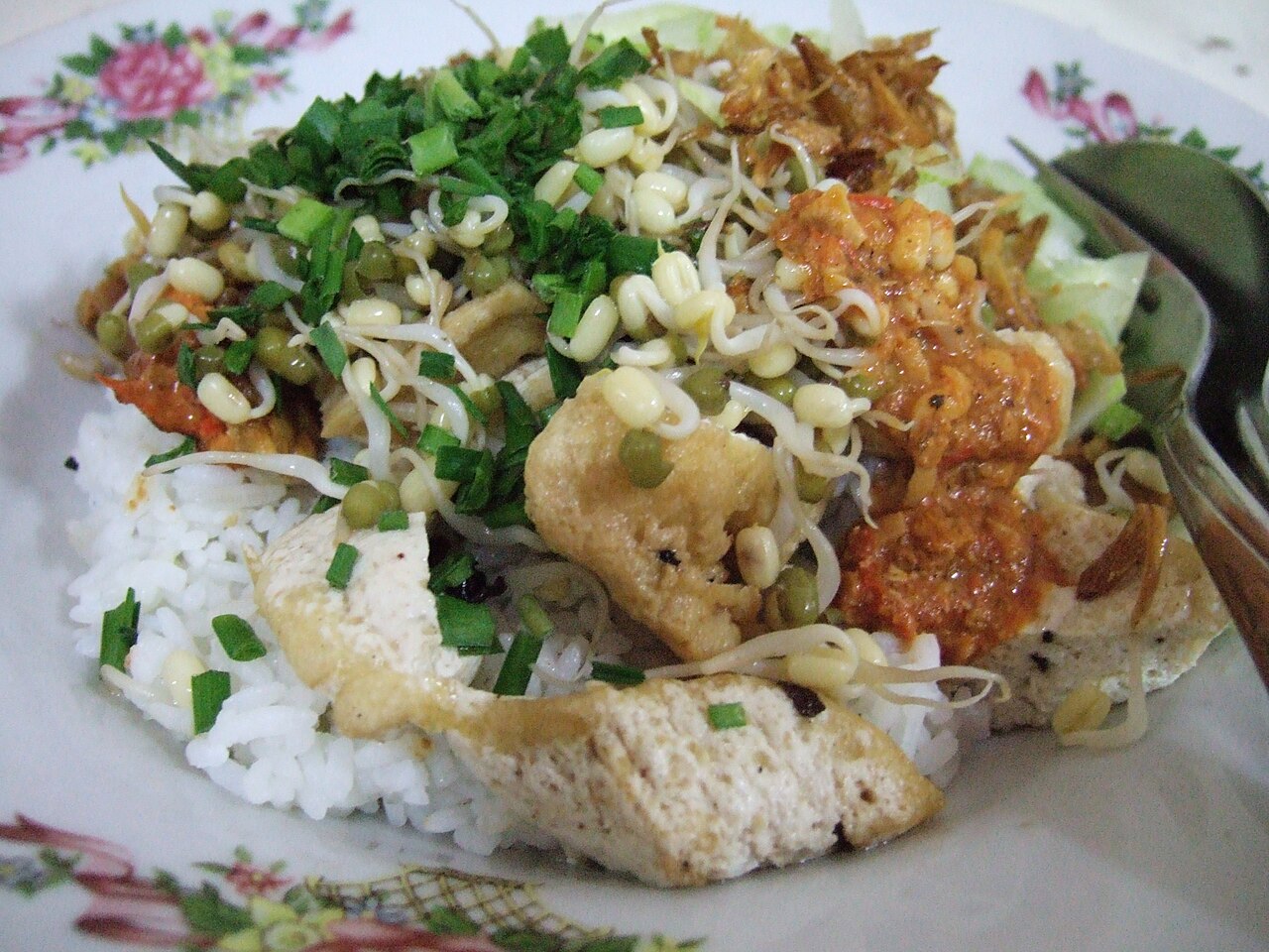Nasi Lengko (Cirebon Rice with Tofu, Tempeh, Bean Sprouts and Peanut Sauce)