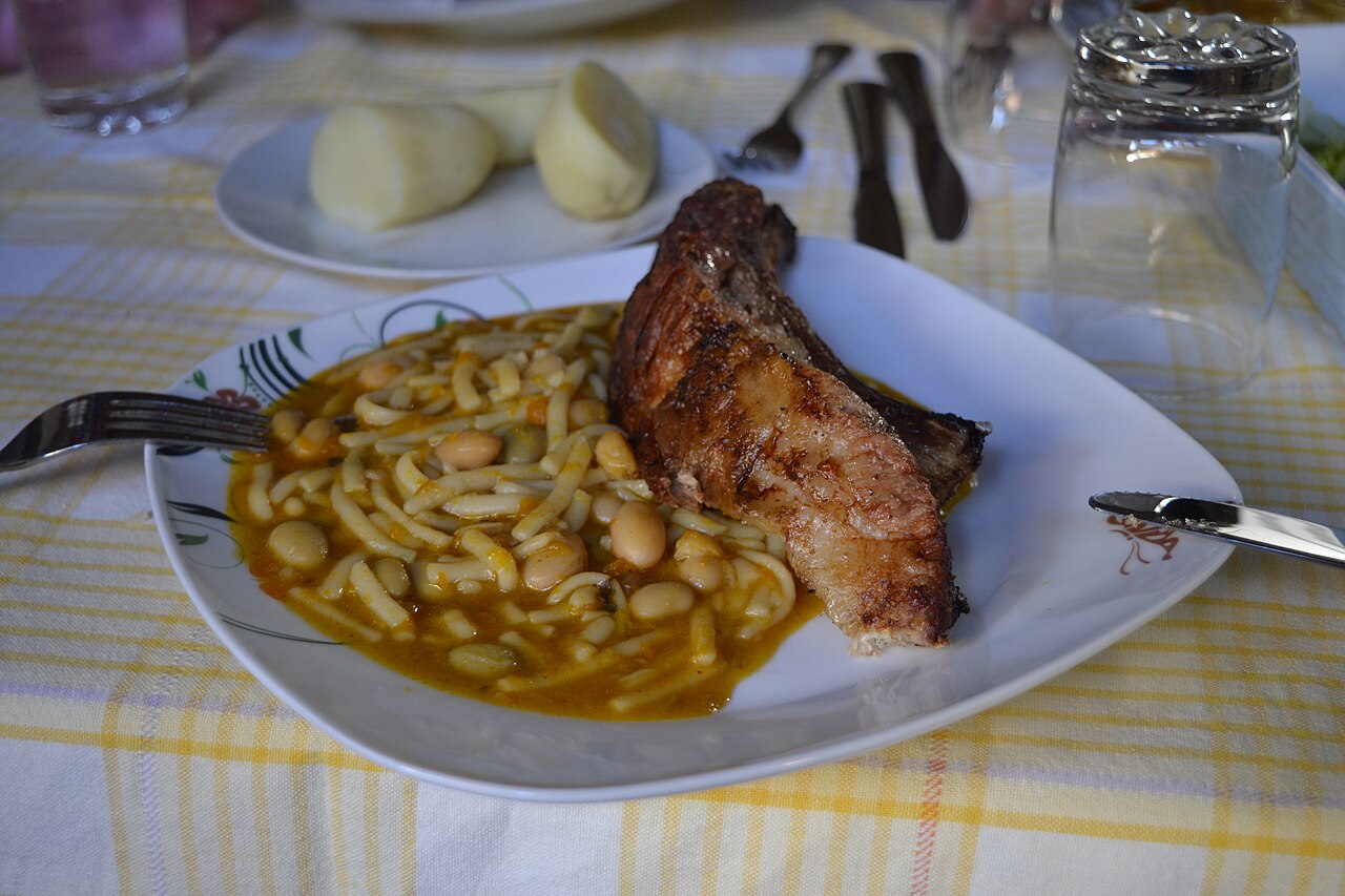 Porotos con Riendas (Chilean Cranberry Beans with Spaghetti and Squash)