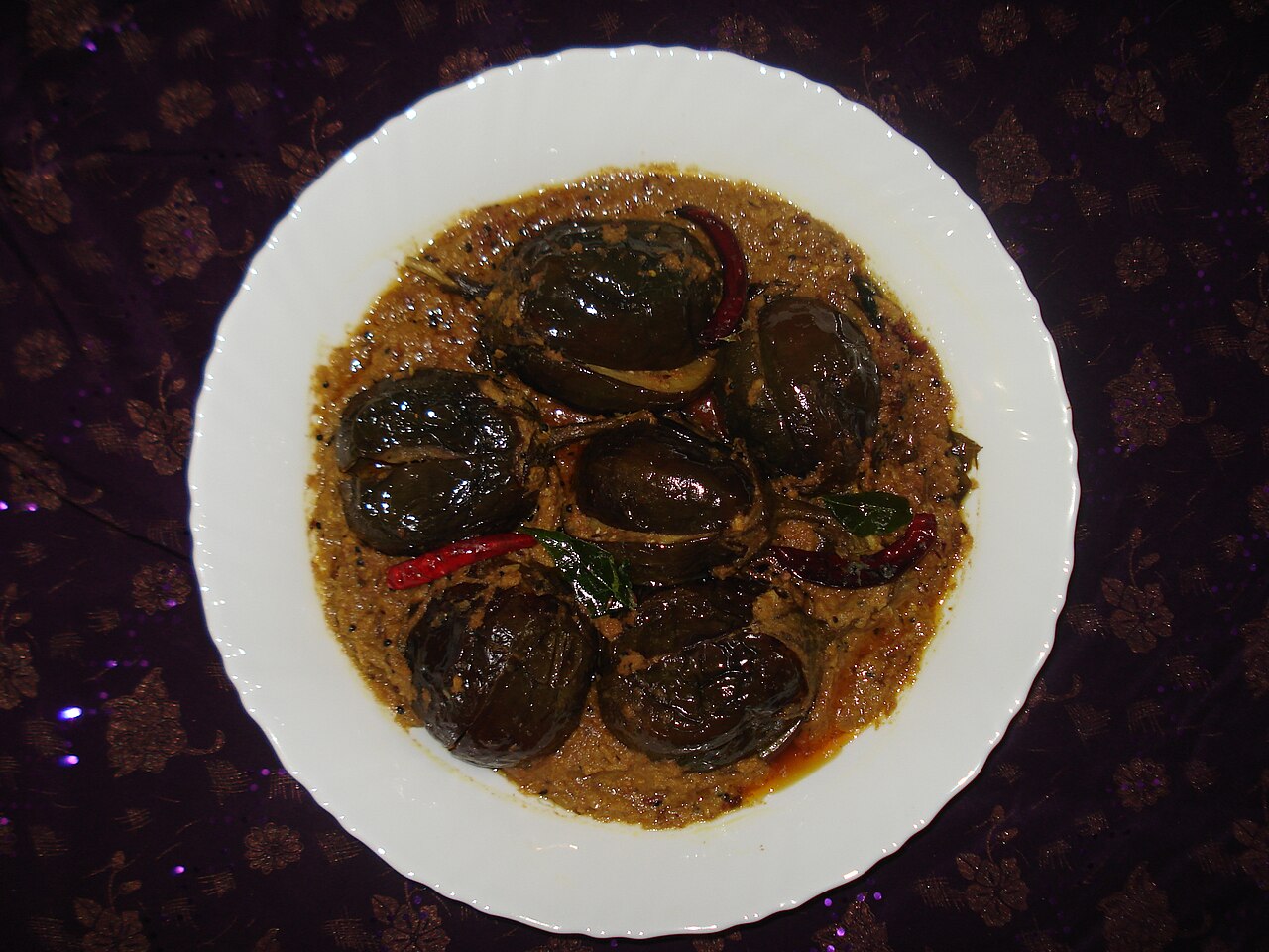 Baghare Baingan (Hyderabadi Aubergines in Peanut, Sesame and Tamarind Gravy)