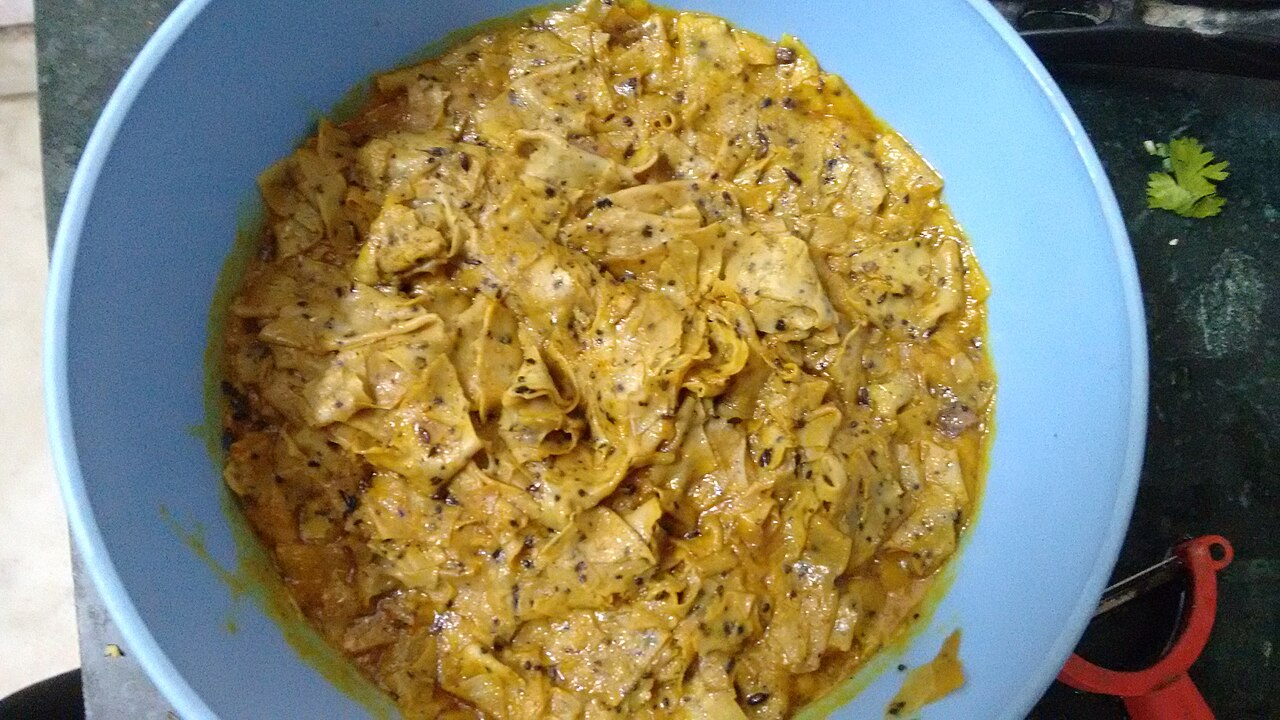 Papad ki Sabzi (Rajasthani Papads in Spiced Yogurt Gravy)