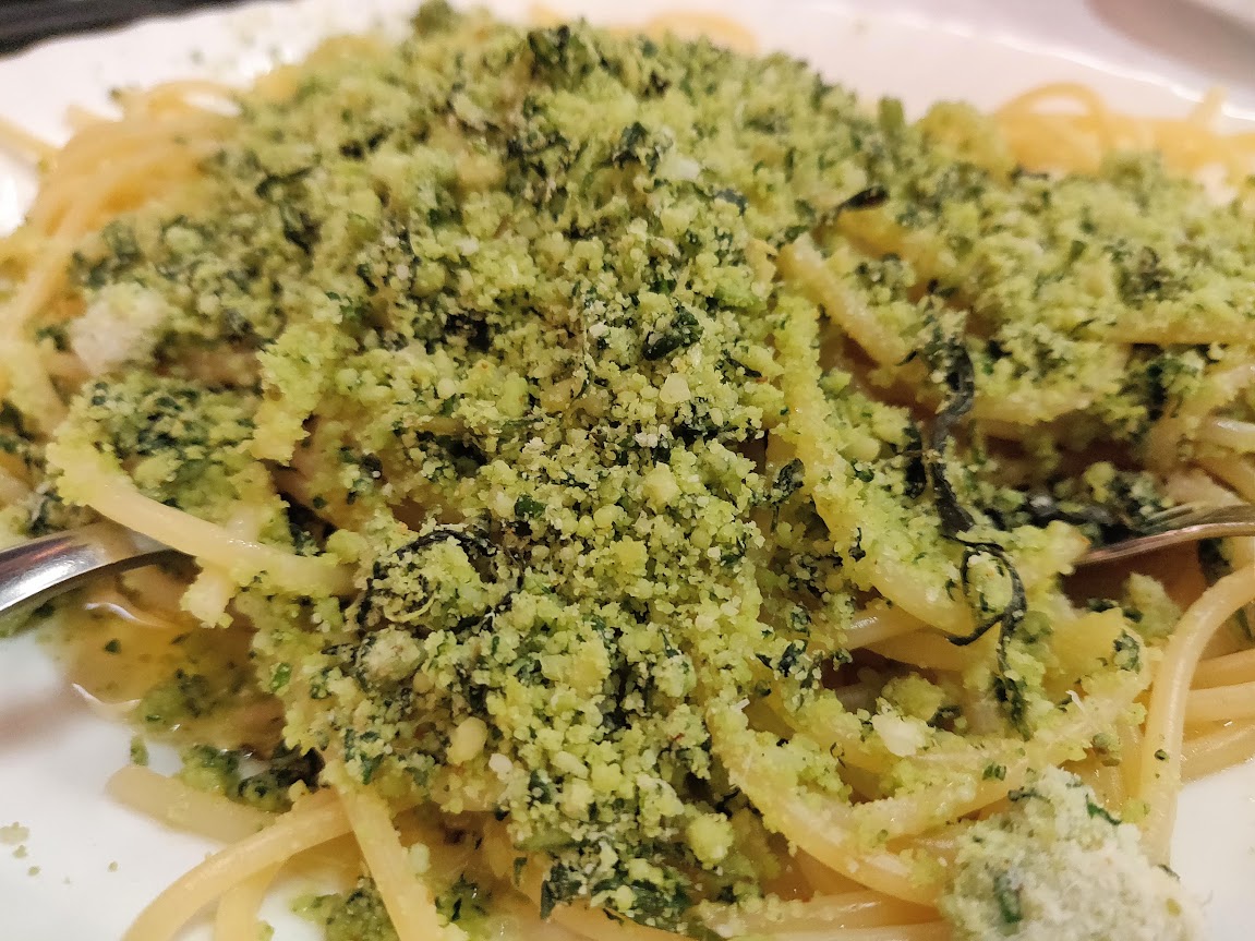 Spaghetti alla Carrettiera (Sicilian Raw Tomato, Garlic and Pecorino Spaghetti)