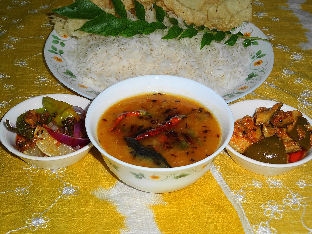 Khatti Dal (Hyderabadi Sour Tamarind Lentils with Rice)