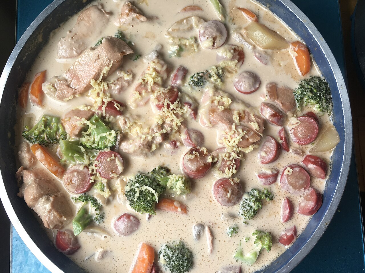 Chicken Pastel (Filipino Creamy Chicken Pot Pie)