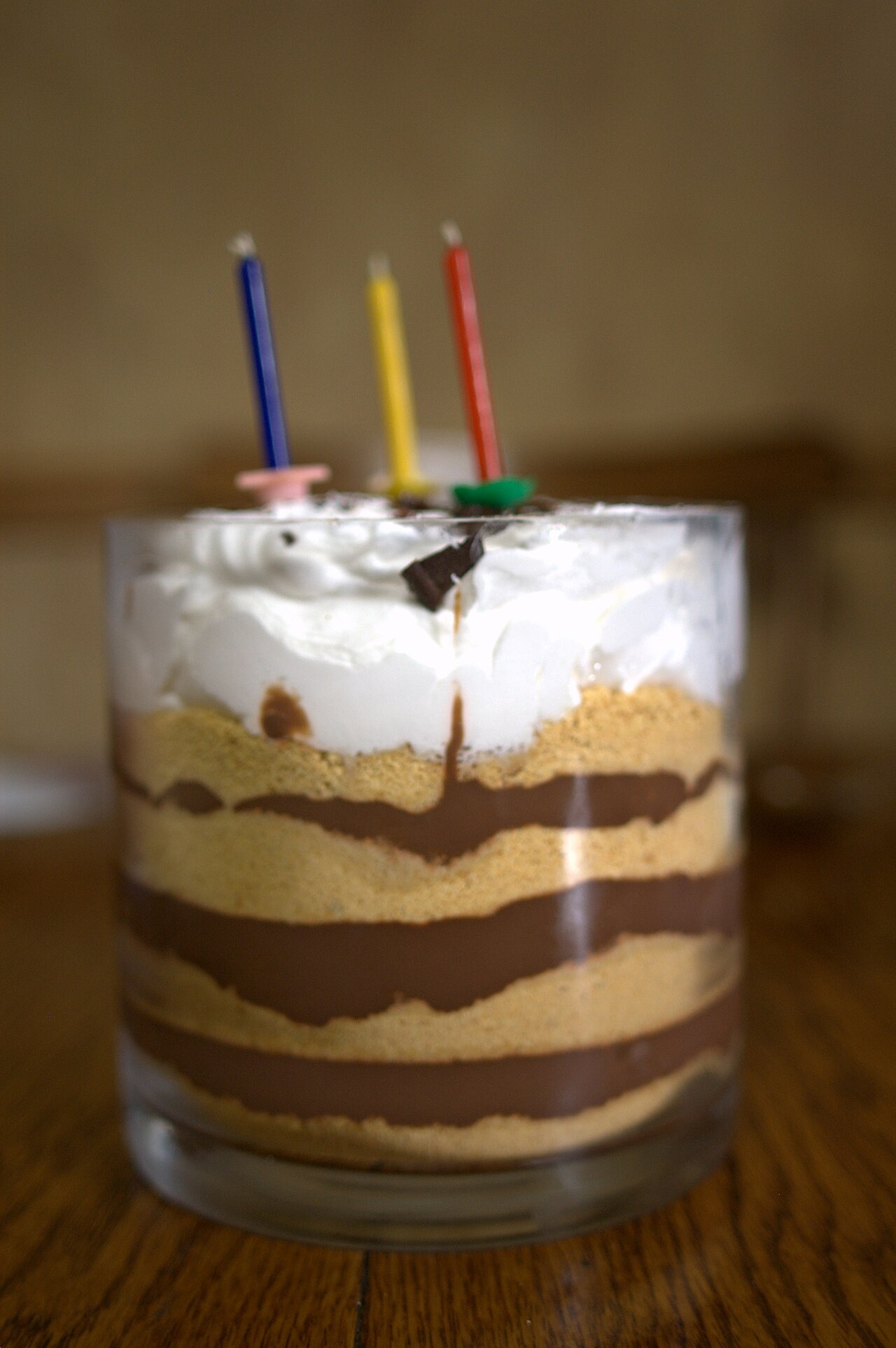 Icebox Cake (Chocolate Pudding and Graham Cracker Layers)