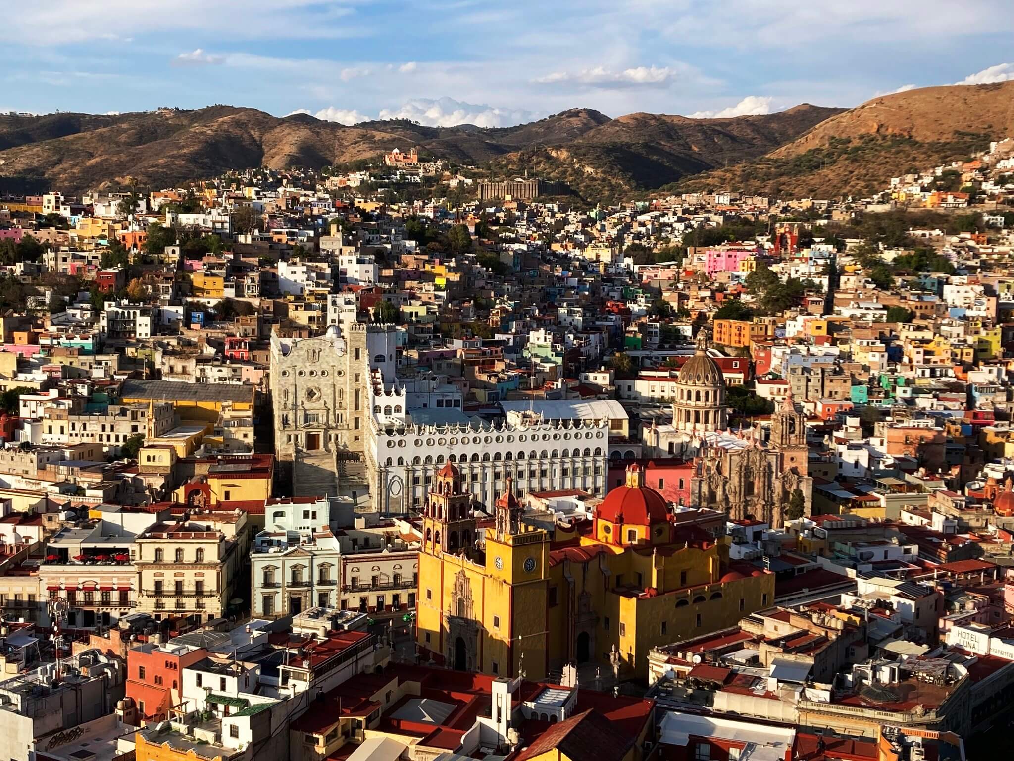 メキシコ　グアナフアトの風景 グアナフアトの夜景｣メキシコ - Bing Gallery · Peapix