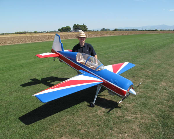 Flying a Giant Scale Model of Russian Thunder