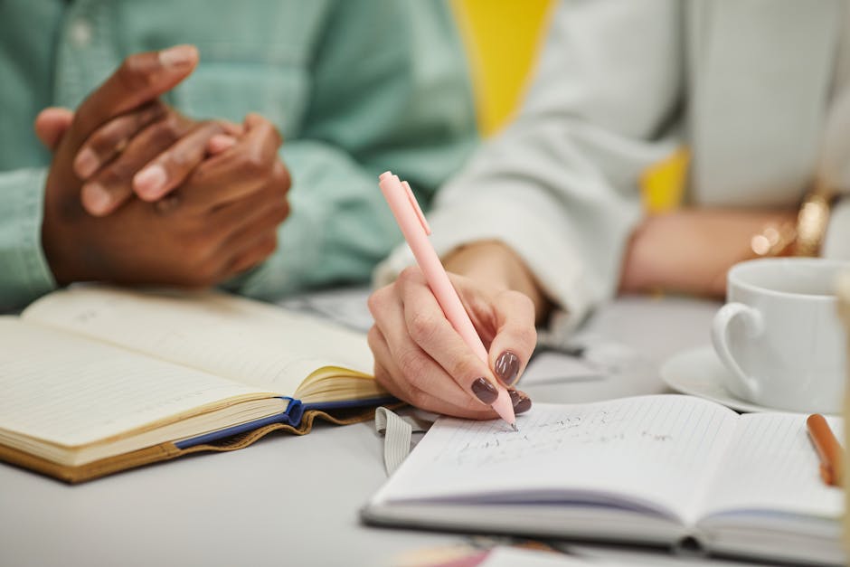 What Should Be Included in HOA Meeting Minutes? (Free Template)