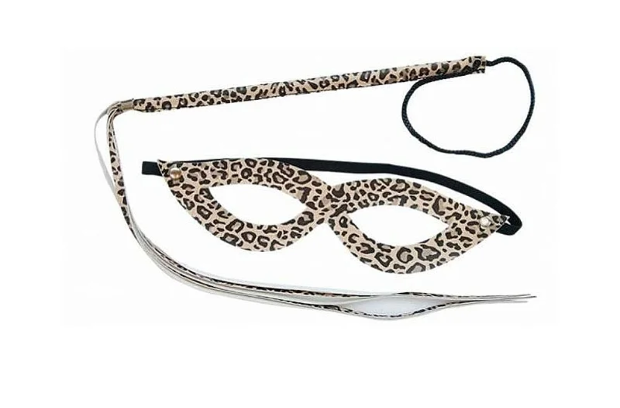 Máscara com chicote 