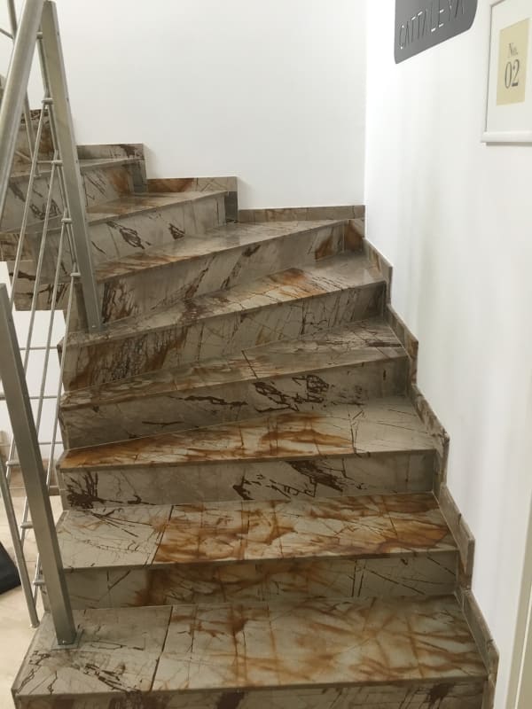 Dovoz exkluzivních materiálů 8