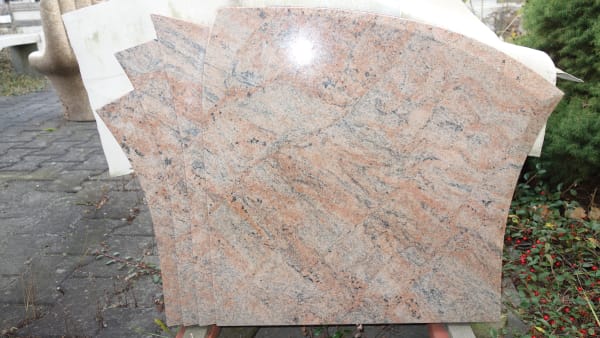 Pomníky a podstavce 2