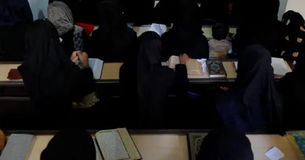 طالبان مدارس دینی دختران را متوقف میکنند