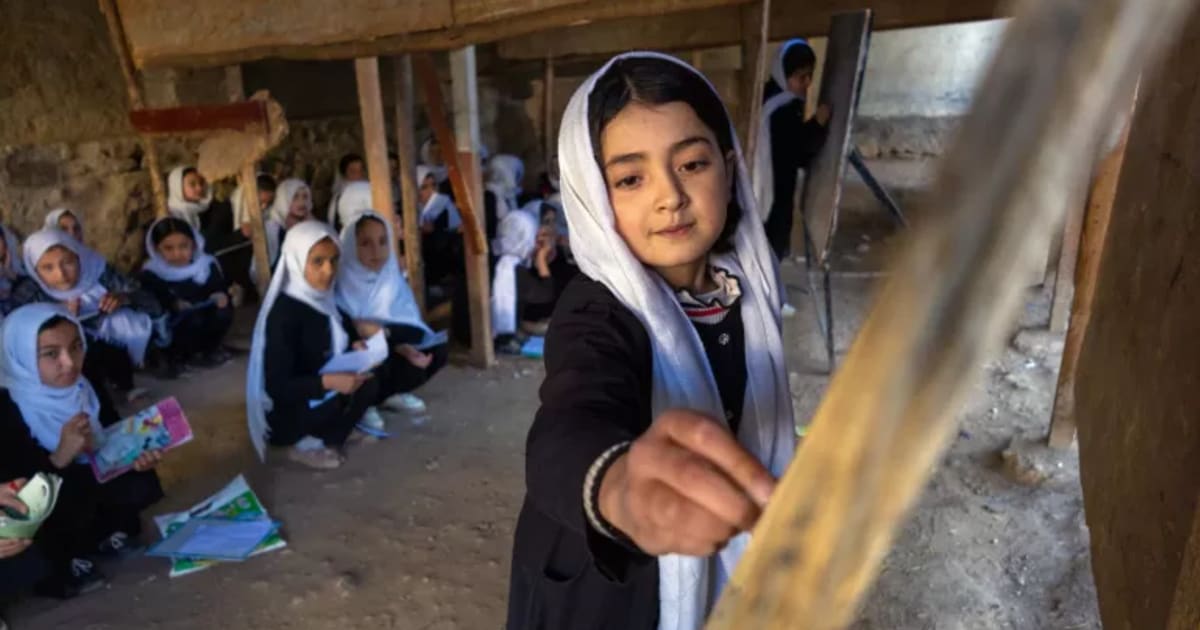 یونیسف: اجازه دهید دختران افغانستان درس بخوانند