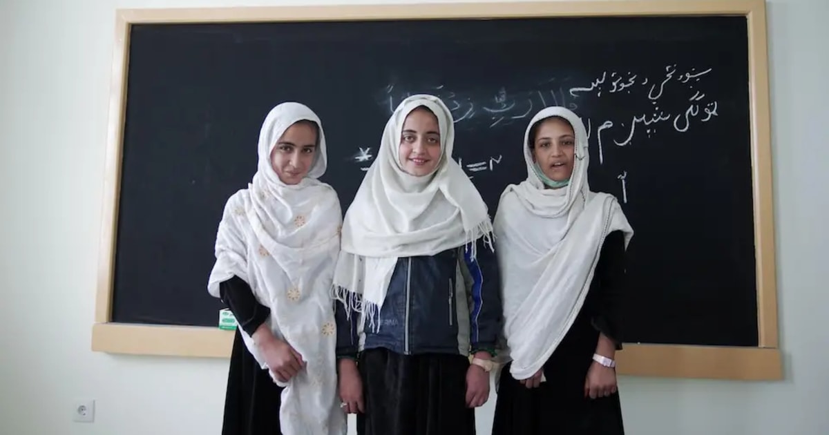 سال تعلیمی ۱۴۰۵ در افغانستان بدون حضور دختران آغاز شد