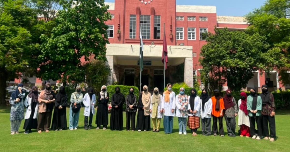 پاکستان آموزش عملی داکتران افغانستان را متوقف کرد