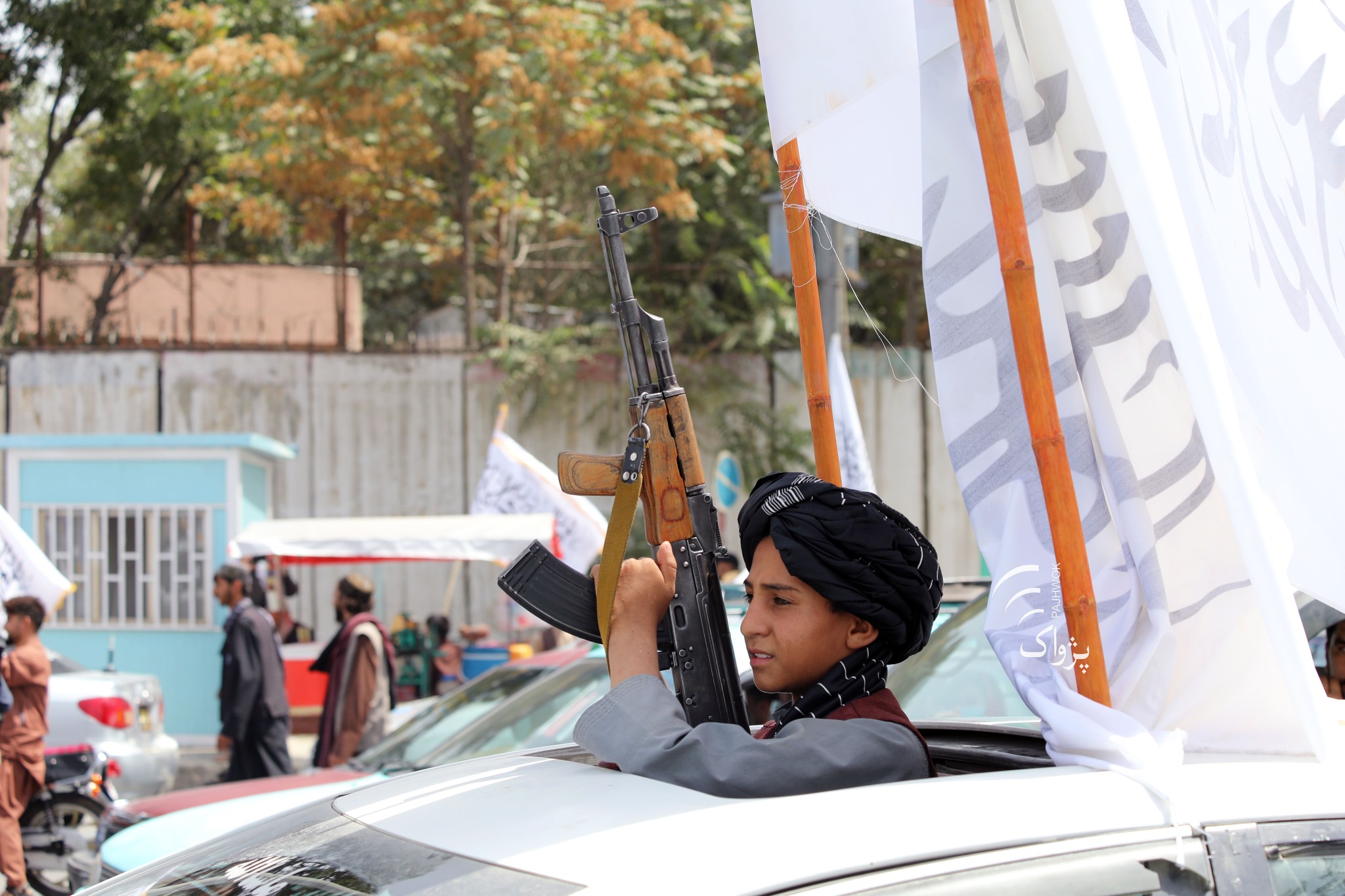 کارشناسان: استفاده‌ی سیاسی از کودکان «بدآموزی» دارد
