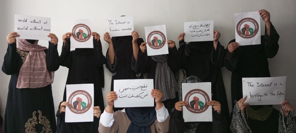 جنبش زنان مقتدر افغانستان: طالبان با قطع اینترنت در پی پنهان‌کاری‌اند