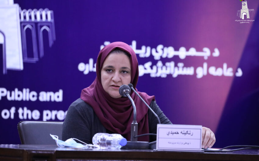  وزیر پیشین معارف: سالانه چندبار با «برقع» به افغانستان می‌روم