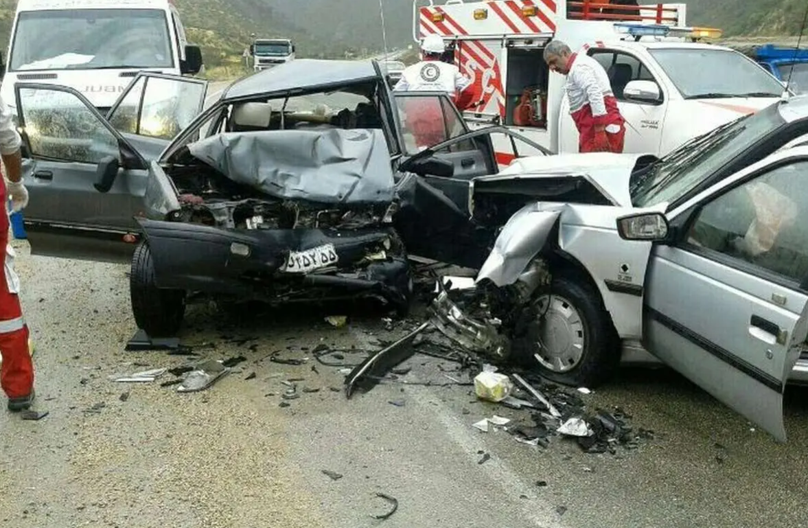 تصادف موتر مهاجران افغانستان در ایران؛ ۱۶ کشته و زخمی