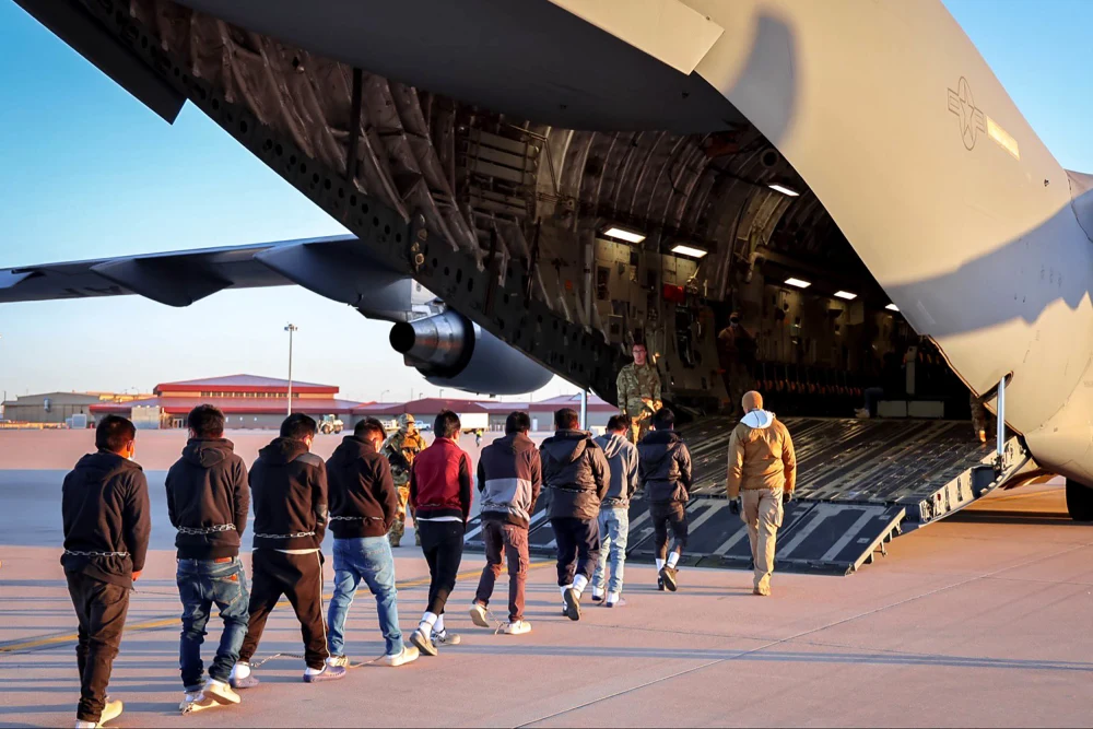 ۵۵ پناه‌جوی ایرانی از امریکا اخراج شدند