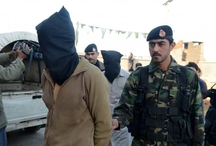 پولیس پاکستان ۱۰۰ مهاجر افغانستان را بازداشت کرد