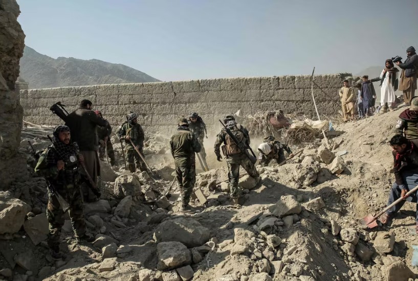 درگیری‌ها میان اداره‌ی کابل و پاکستان با حملات متقابل و آمار متضاد تلفات