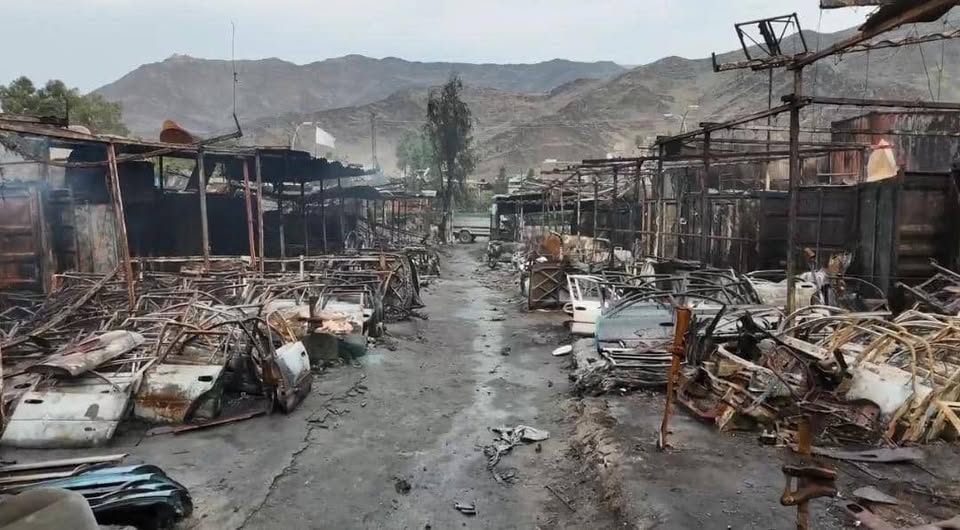 حملات پاکستان در تورخم؛ ۱۵۰ دوکان حریق شدند