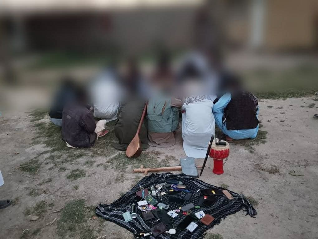 بازداشت ۲۱ نفر در تخار به اتهام با نواختن موسیقی
