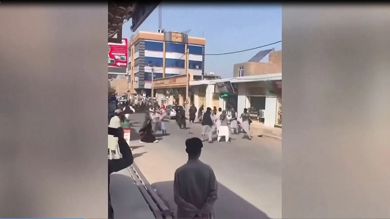 یوناما از برخورد خشونت آمیز با معترضان در هرات ابراز نگرانی کرد