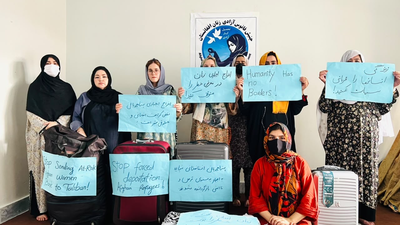     جنبش فانوس آزادی: جهان برای جلوگیری از اخراج پناهجویان افغانستان از پاکستان اقدام کند