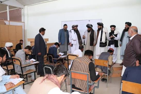 جوانان: بدون واسطه، استخدام در ادارات دولتی ناممکن است